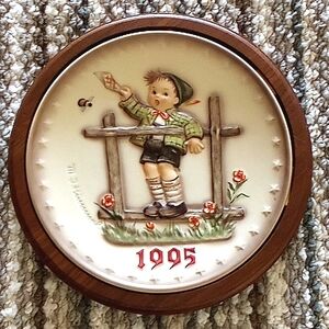 M.I. Hummel Decorative Plate 1995